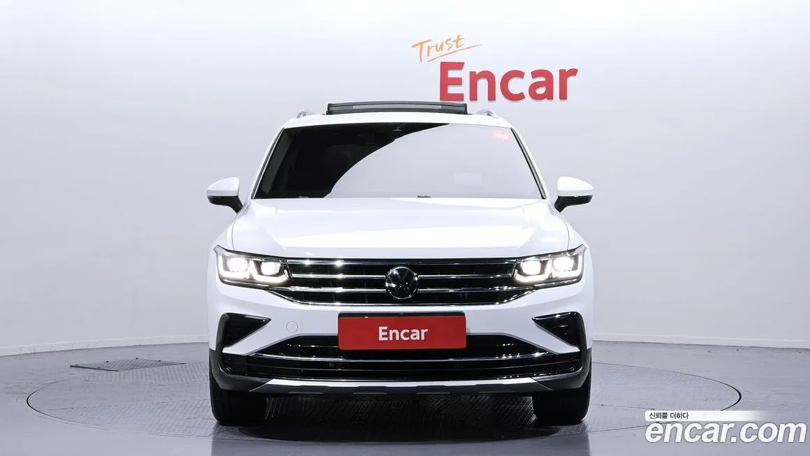 Volkswagen Tiguan — фото 8