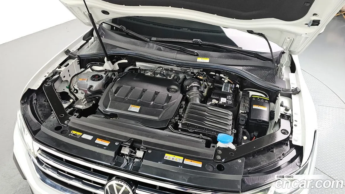 Volkswagen Tiguan — фото 6