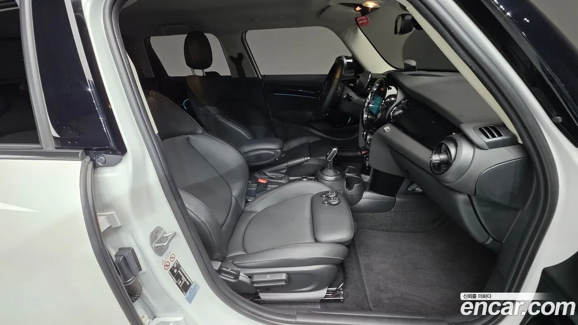 Mini Cooper 2023 из KR, фото 10