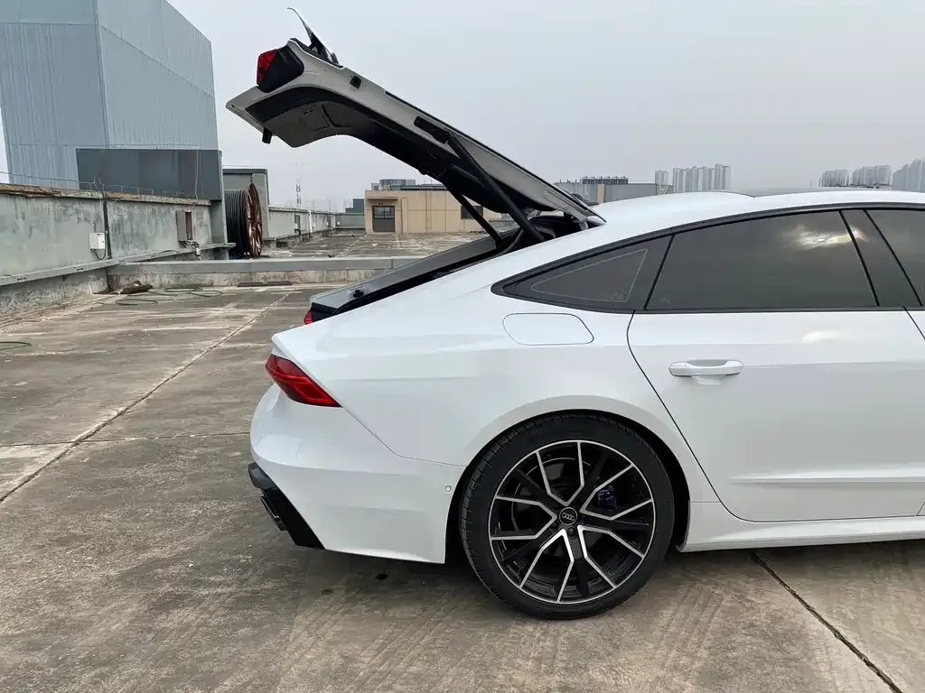 Audi A7 — фото 8