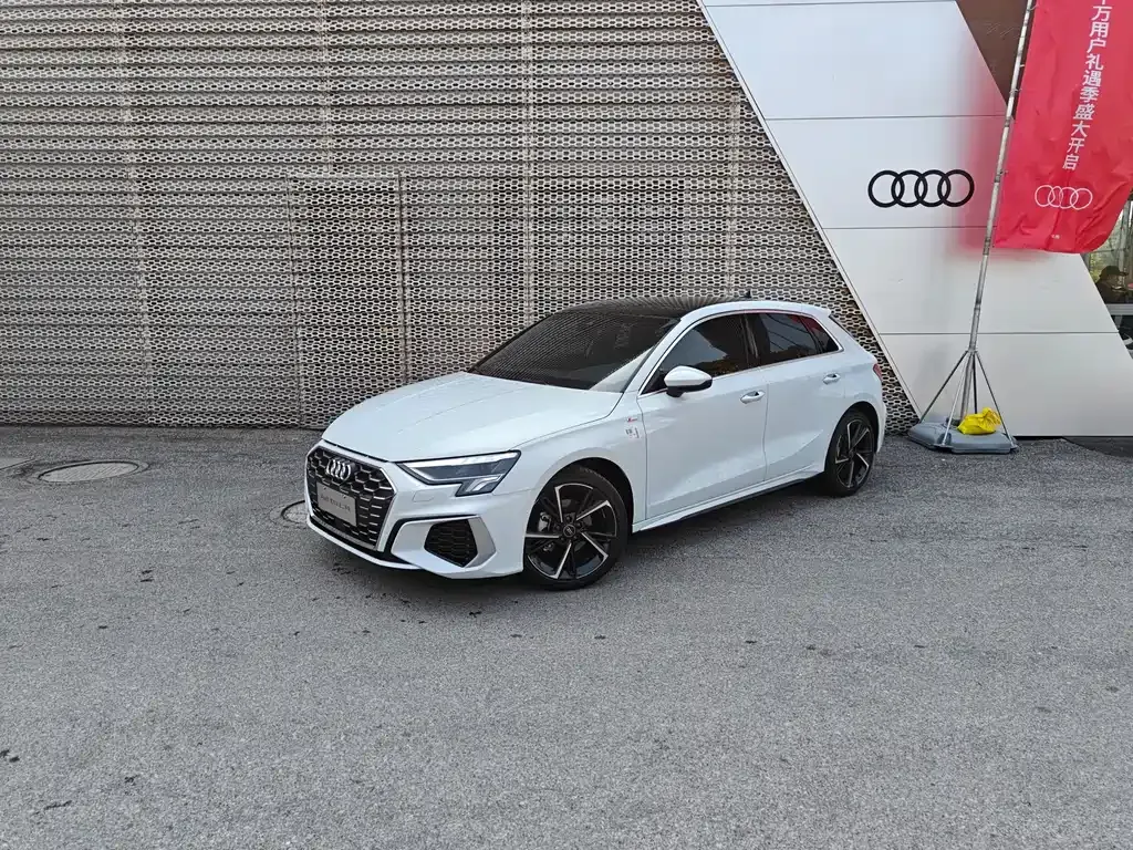 Audi A3 2024 из CN, фото 1