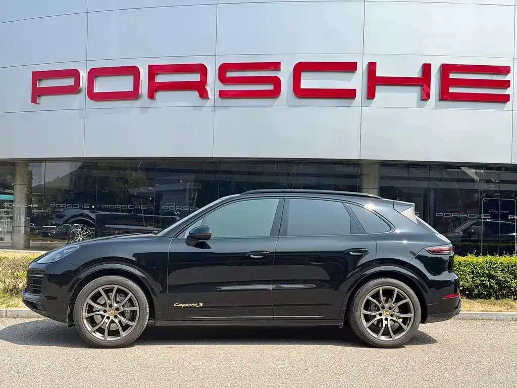 Porsche Cayenne — фото 4