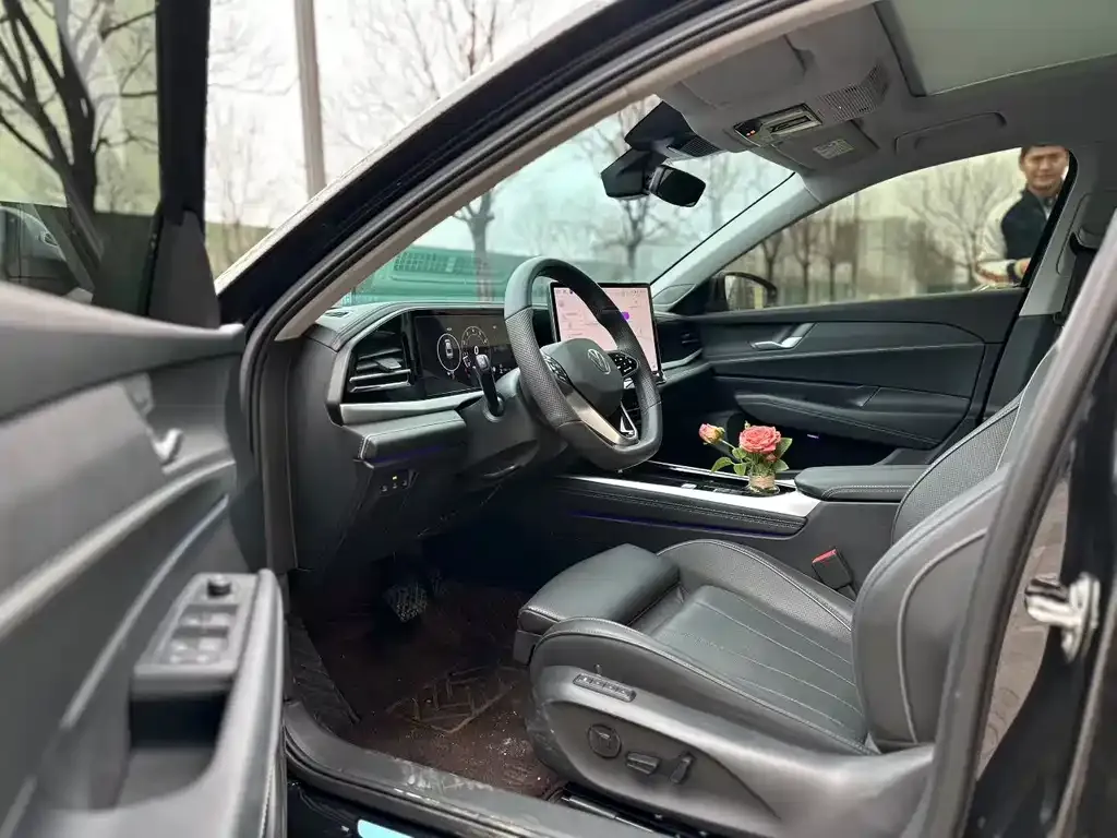 Volkswagen Passat 2025 из CN, фото 2