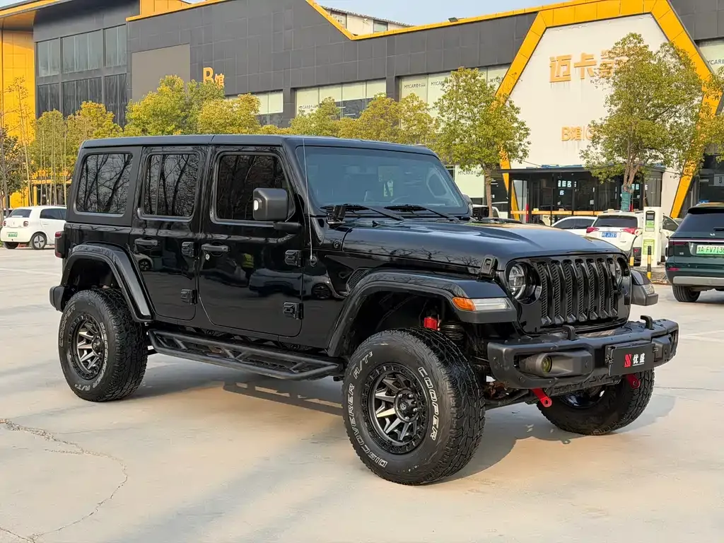Jeep Wrangler — фото 10