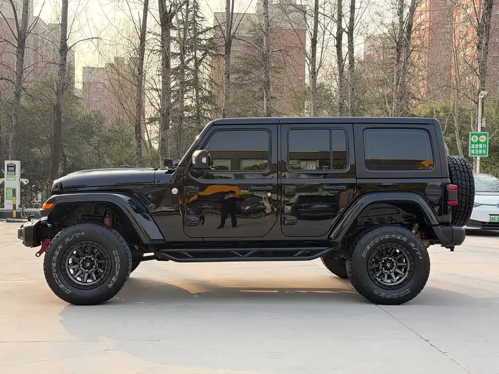 Jeep Wrangler — фото 9