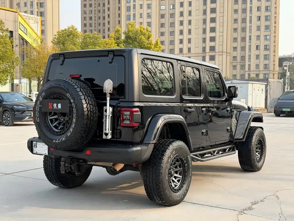 Jeep Wrangler — фото 4