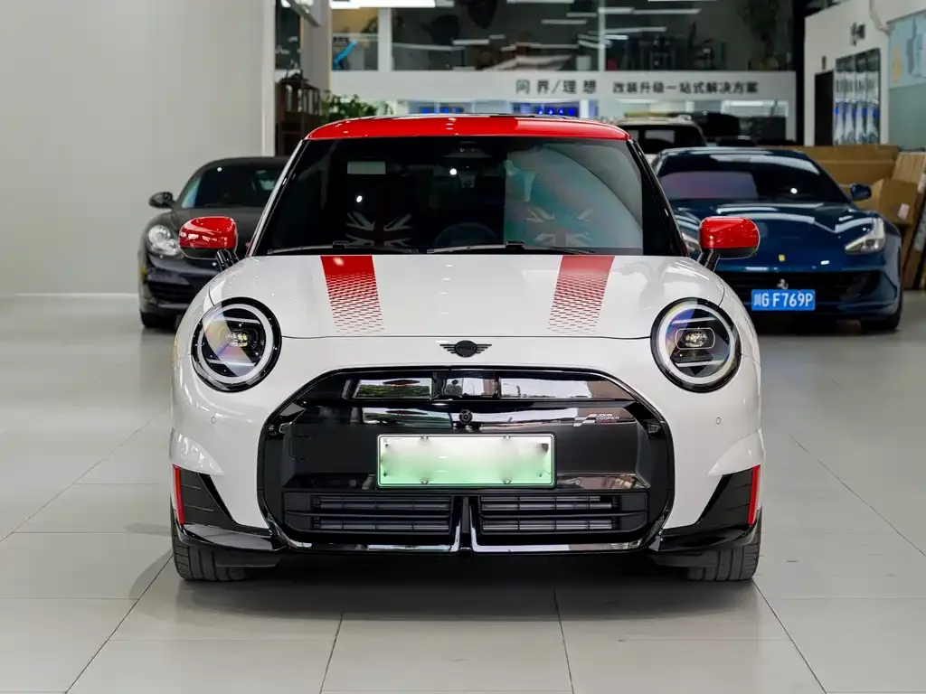 MINI JCW Electric 2025 из CN, фото 10