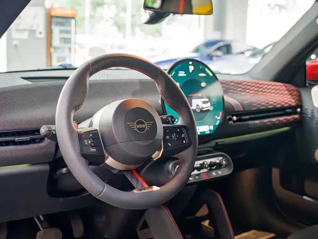 MINI JCW Electric 2025 из CN, фото 8