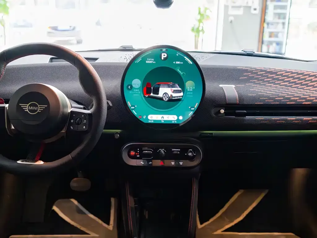 MINI JCW Electric 2025 из CN, фото 3