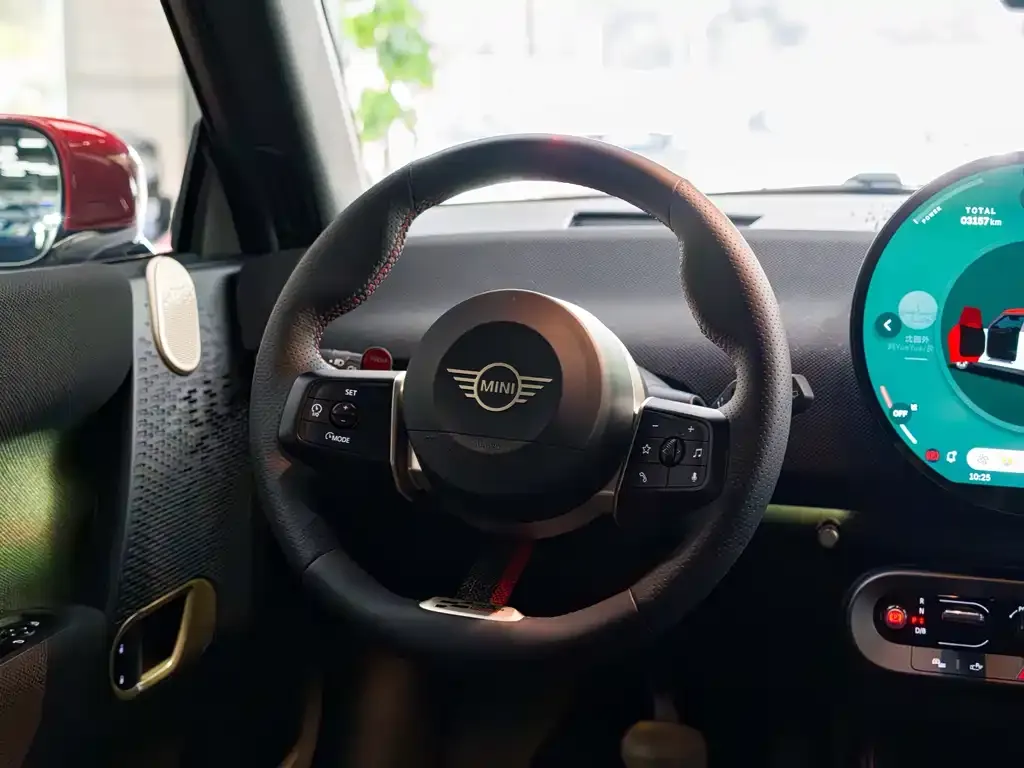 MINI JCW Electric 2025 из CN, фото 2