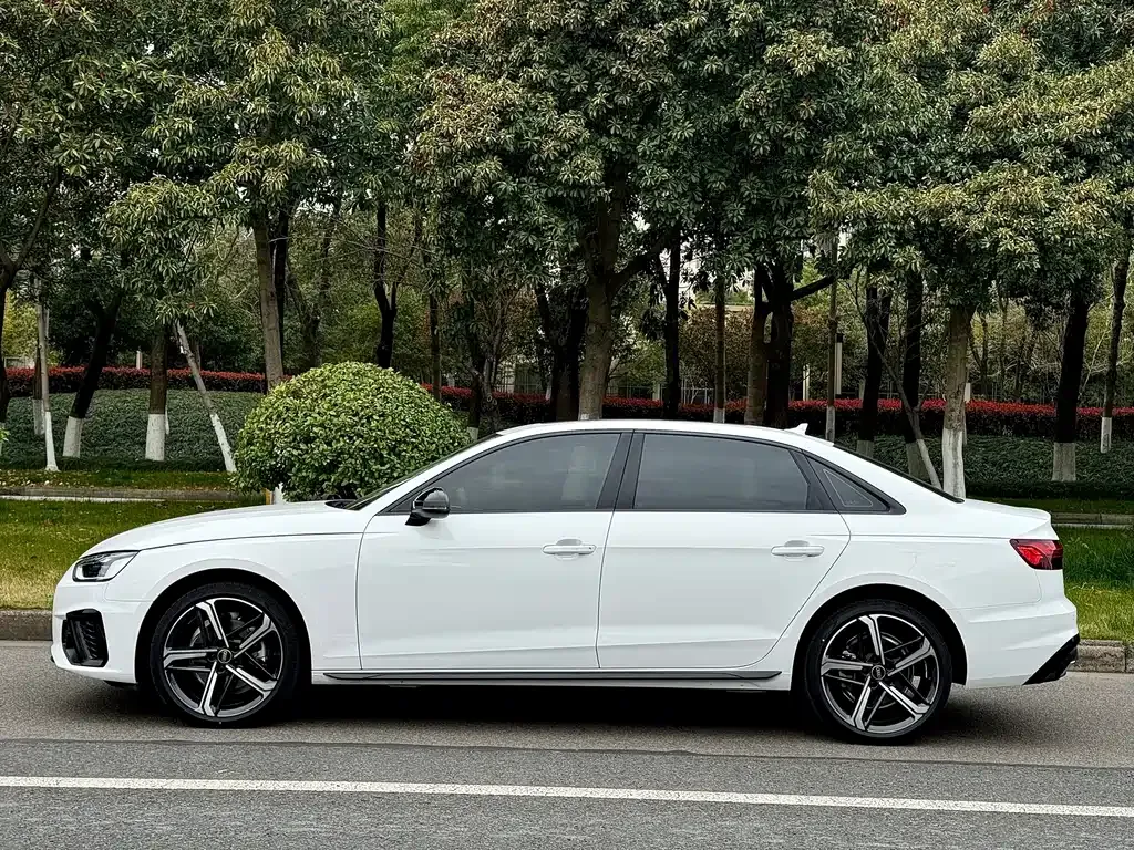 Audi A4L — фото 10