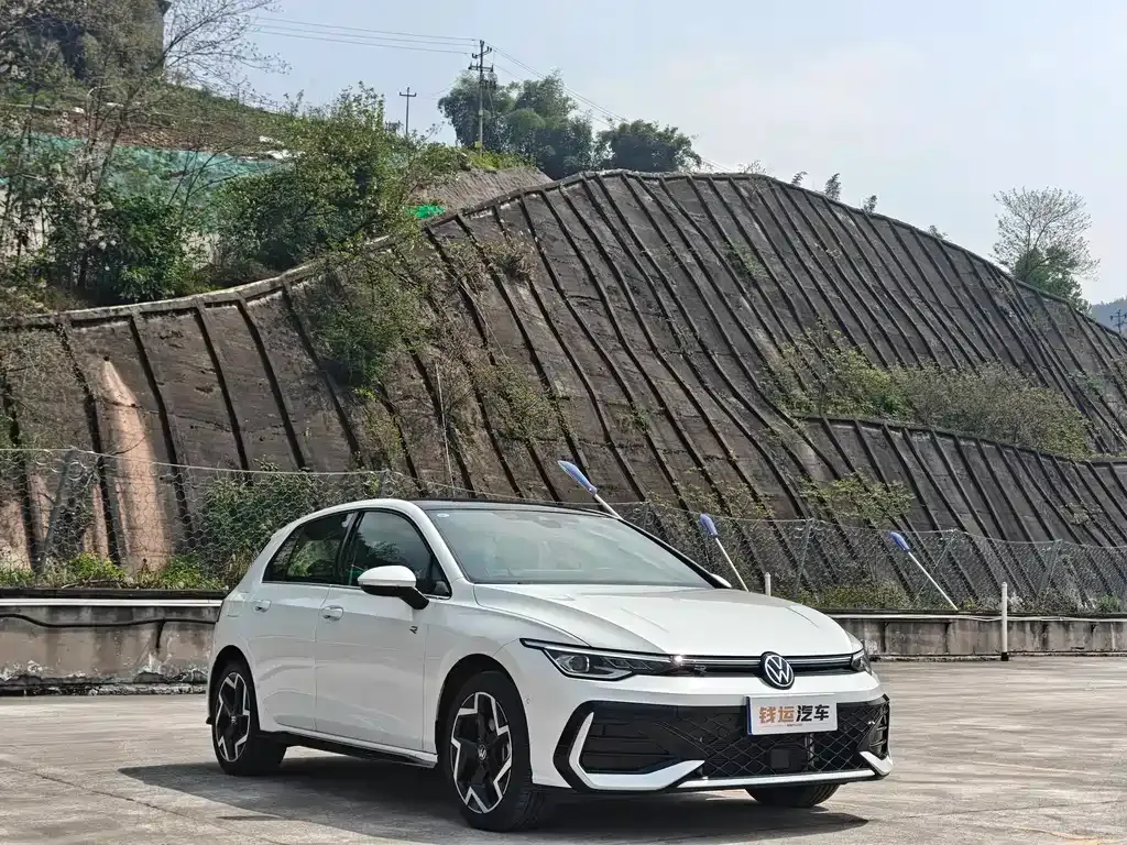 Volkswagen Golf 2025 из CN, фото 9