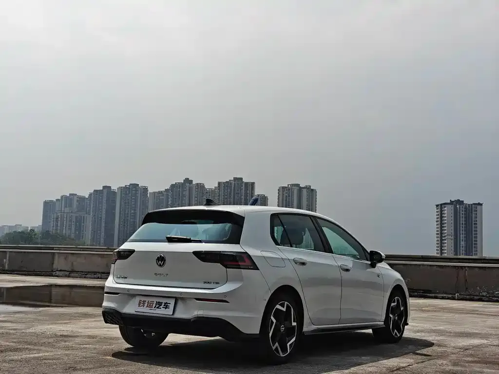 Volkswagen Golf 2025 из CN, фото 3