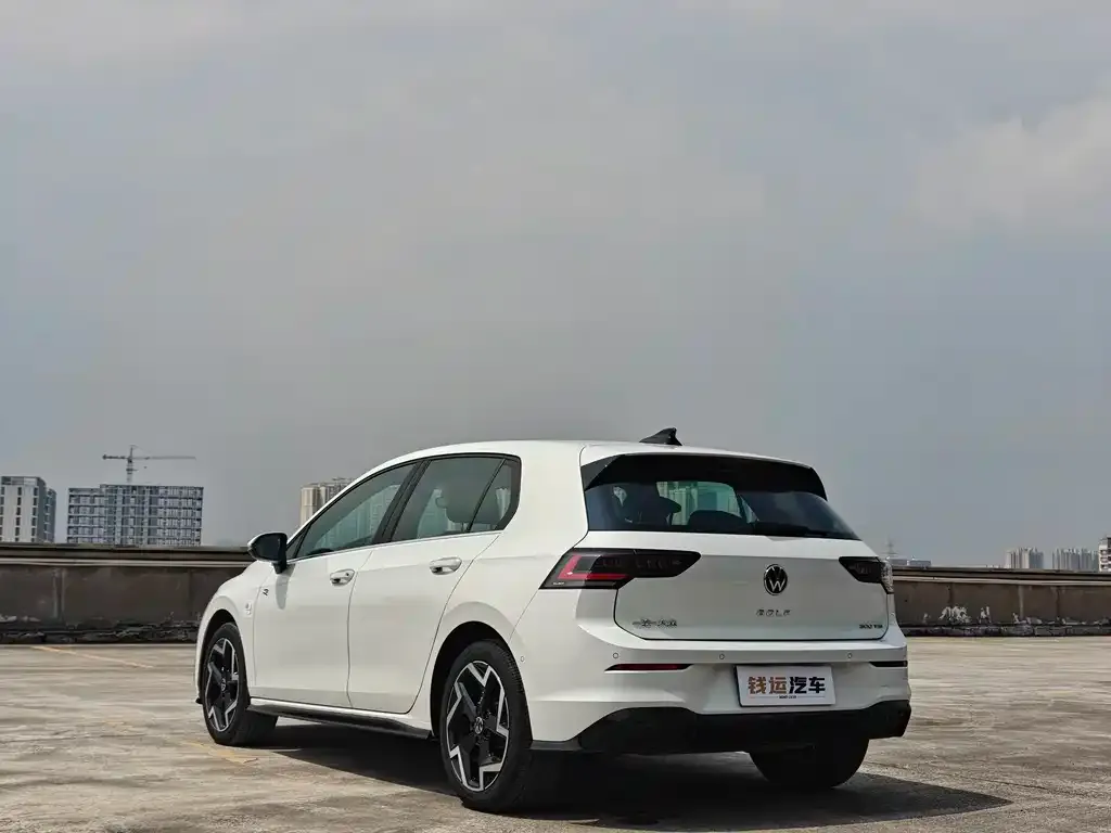 Volkswagen Golf 2025 из CN, фото 4