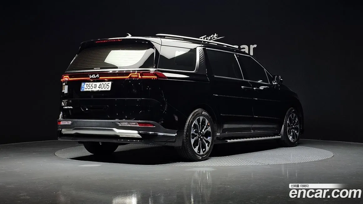 Kia Carnival — фото 9