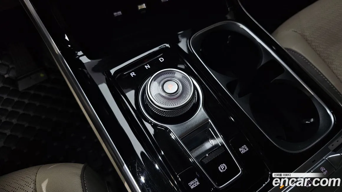 Kia Carnival — фото 10