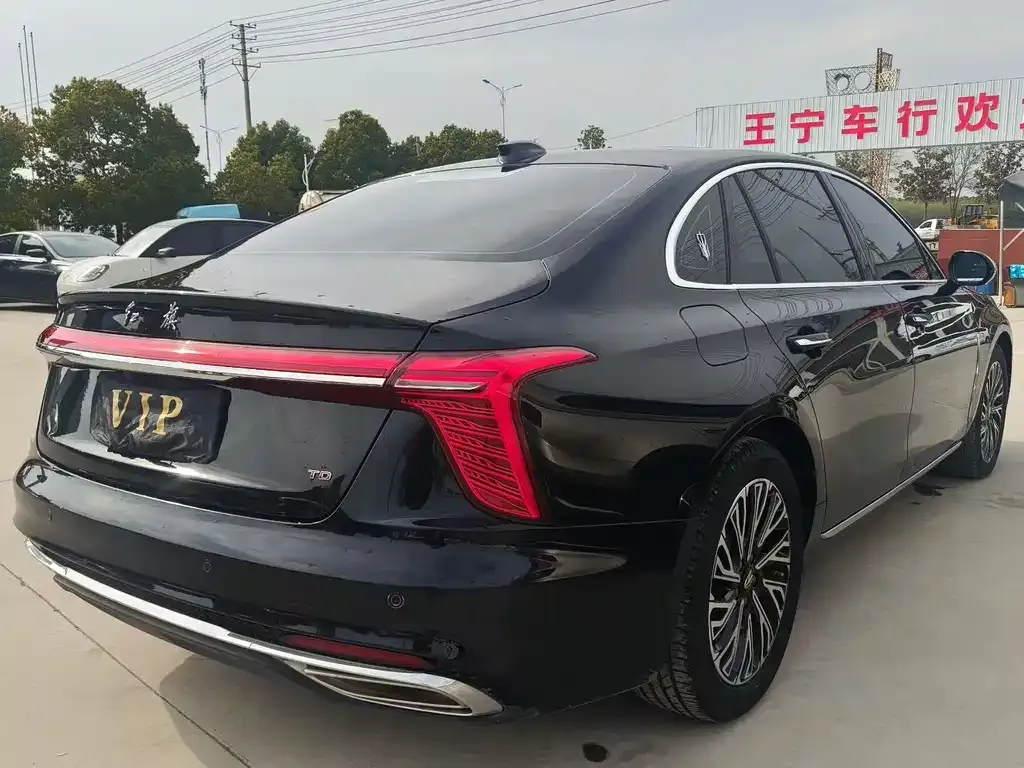 Hongqi H5 — фото 2