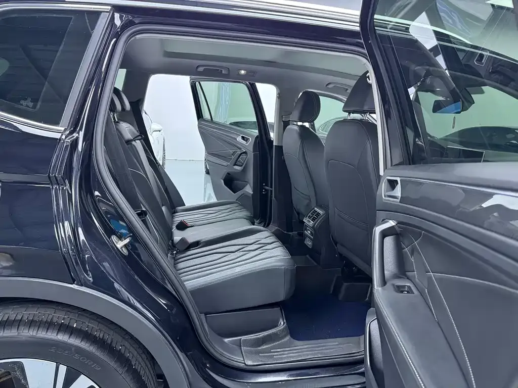 Volkswagen Tiguan L 2023 из CN, фото 9