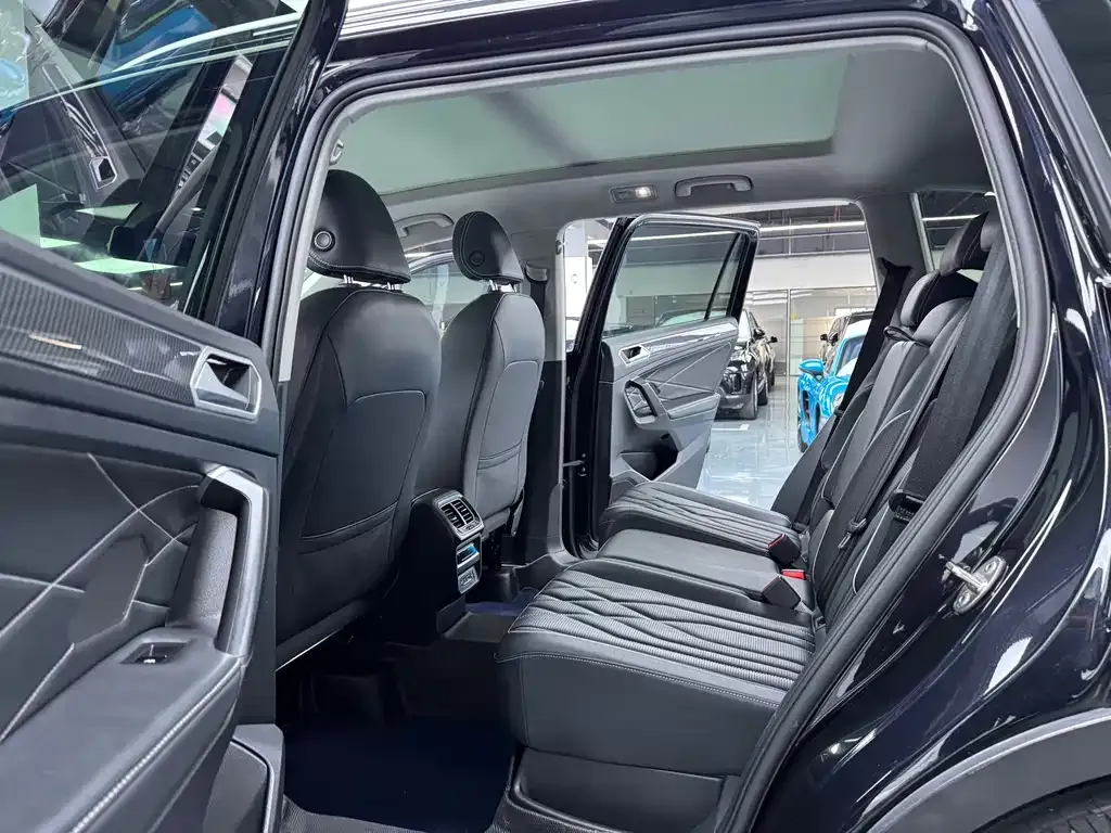 Volkswagen Tiguan L 2023 из CN, фото 5
