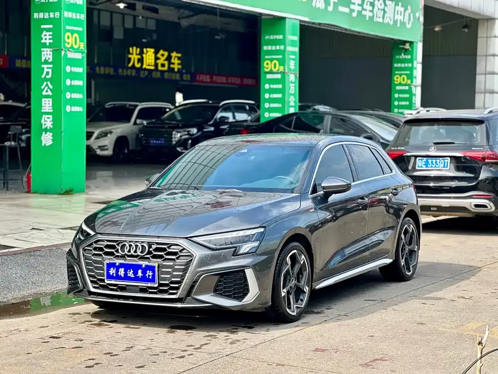 Audi A3 2024 из CN, фото 1