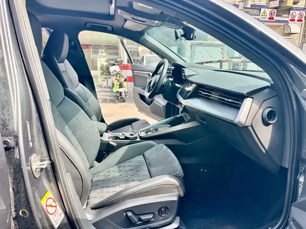 Audi A3 2024 из CN, фото 4