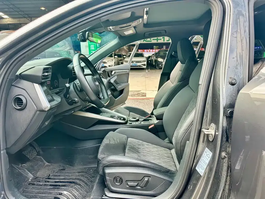 Audi A3 2024 из CN, фото 3