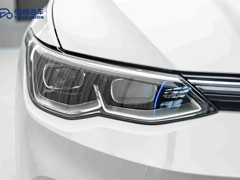 Volkswagen Golf 2023 из CN, фото 2
