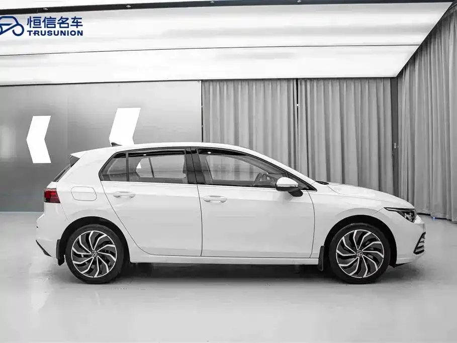 Volkswagen Golf 2023 из CN, фото 5