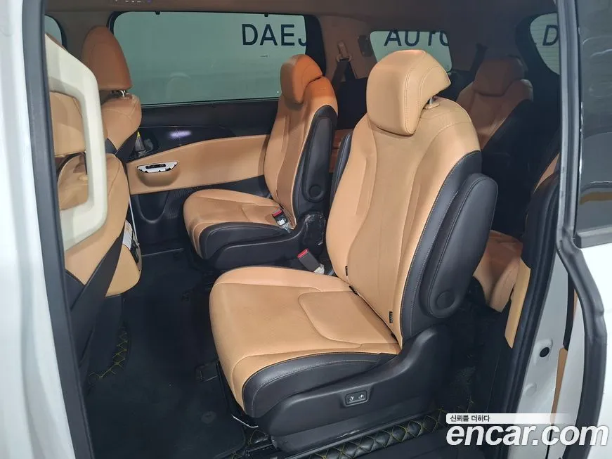 Kia Carnival — фото 10