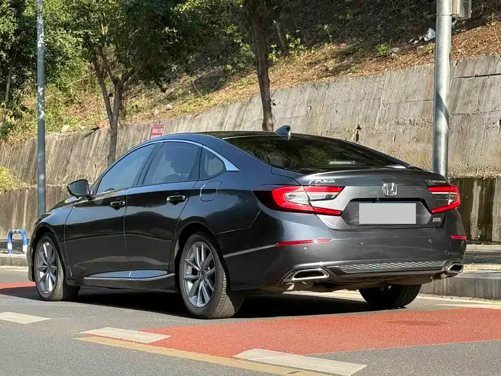 Honda Accord — фото 6