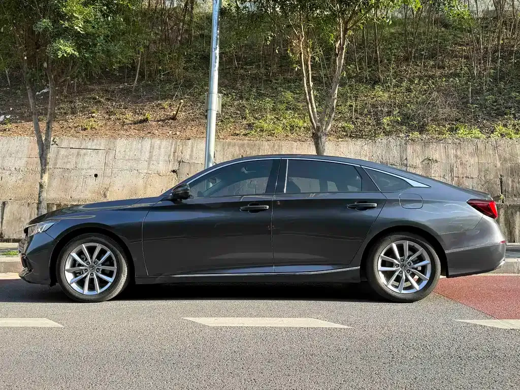 Honda Accord — фото 4