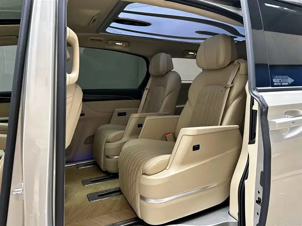 Buick GL8 2022 из CN, фото 3