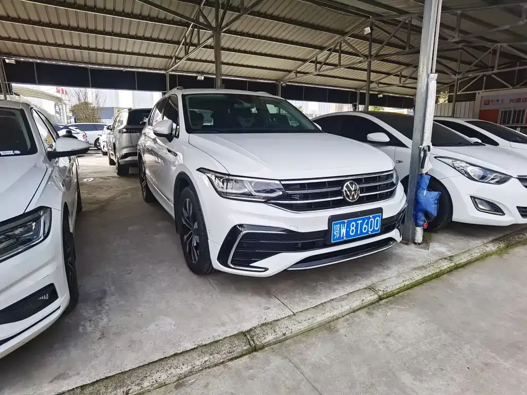 Volkswagen Tiguan L 2023 из CN, фото 10