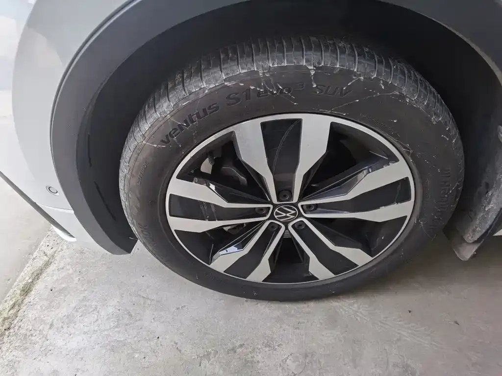 Volkswagen Tiguan L 2023 из CN, фото 3