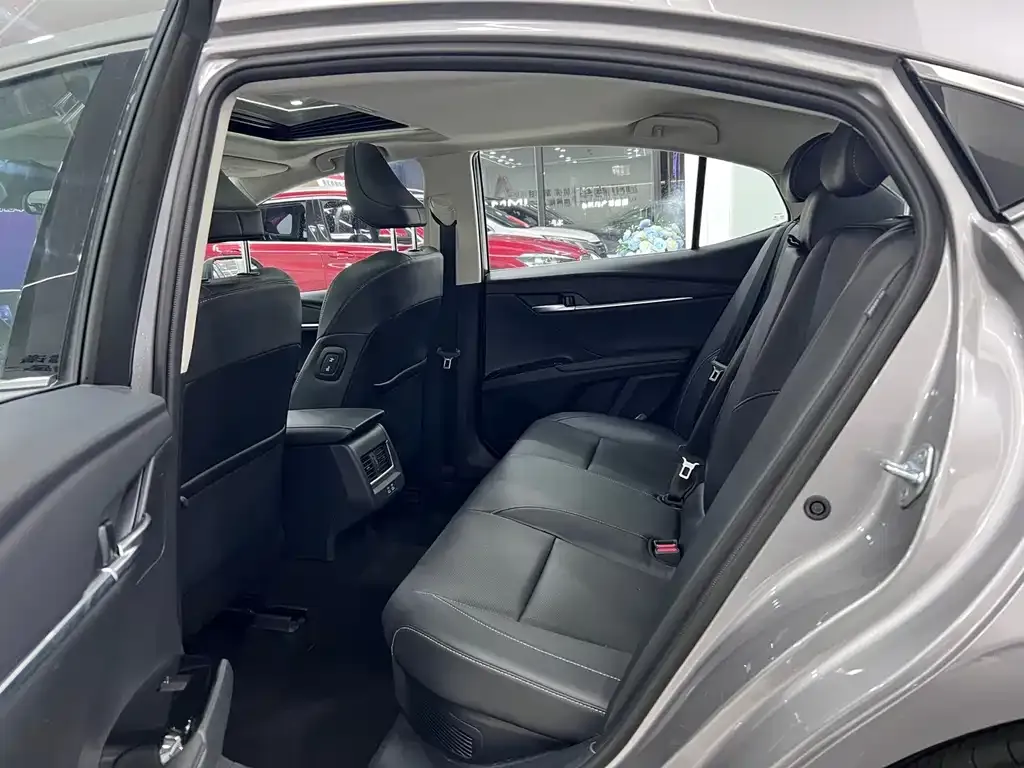 Toyota Camry 2025 из CN, фото 4