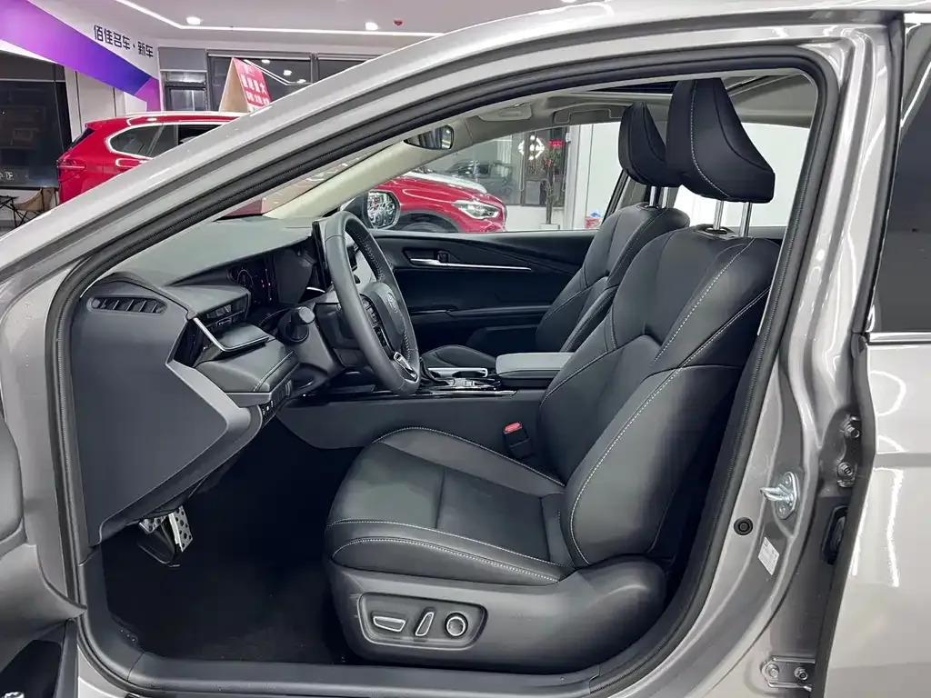 Toyota Camry 2025 из CN, фото 6