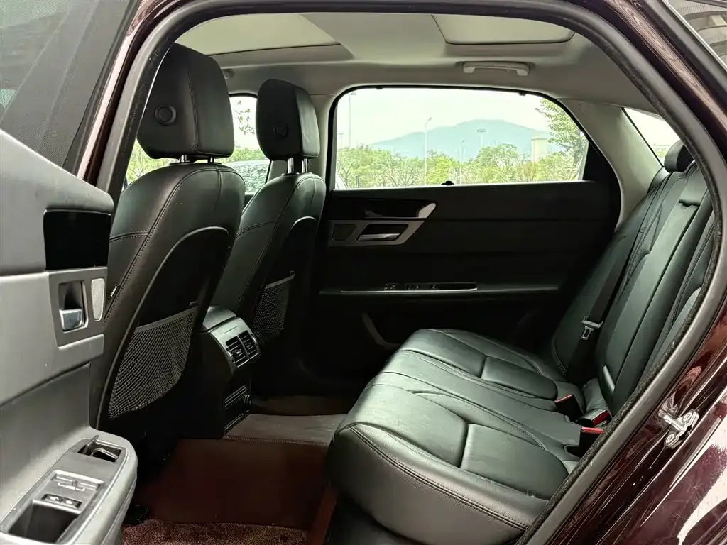 Jaguar XFL 2021 из CN, фото 8