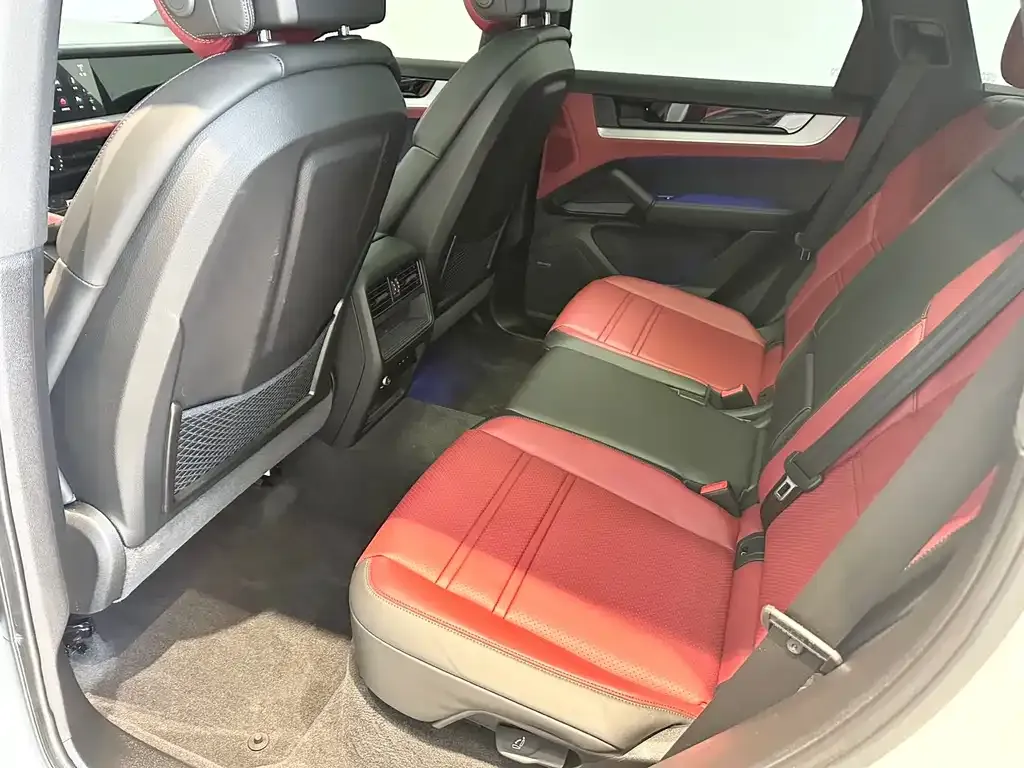 Porsche Cayenne 2025 из CN, фото 4