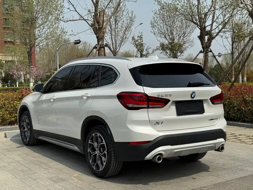 BMW X1 — фото 8