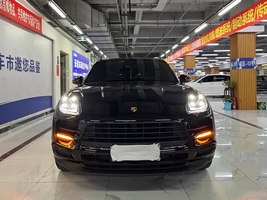 Porsche Macan — фото 1