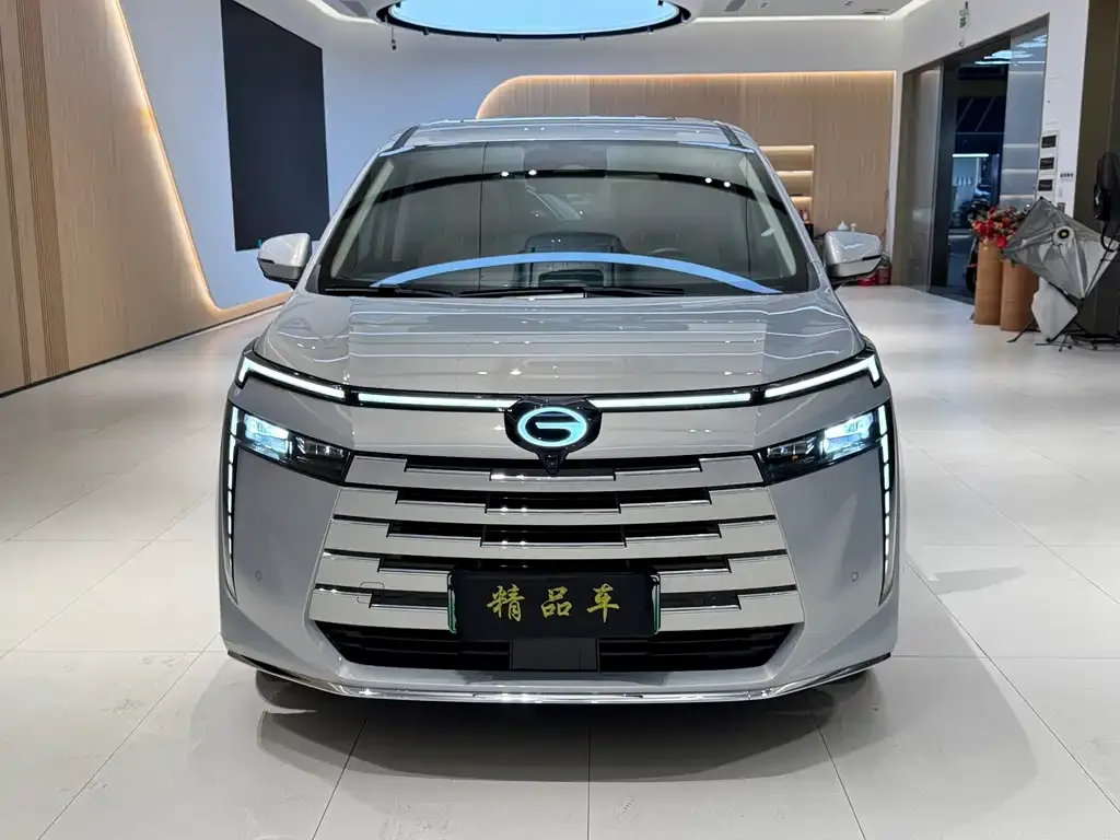 GAC Motor E8 Hybrid — фото 5