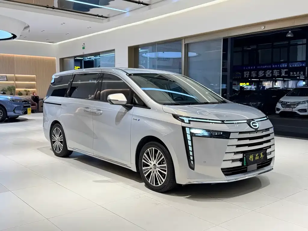 GAC Motor E8 Hybrid — фото 9