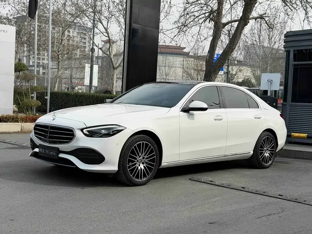 Mercedes-Benz C-Class — фото 1