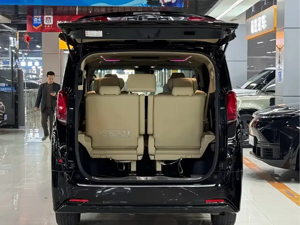 Toyota Alphard 2022 из CN, фото 3