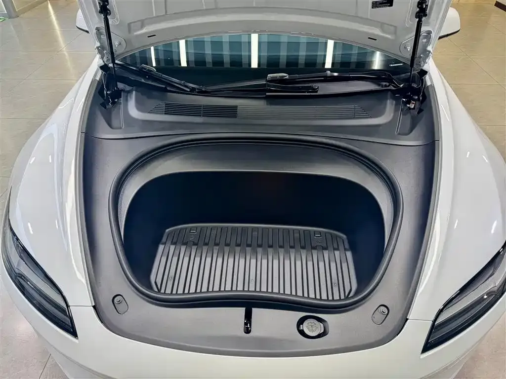 Tesla Model 3 2025 из CN, фото 7