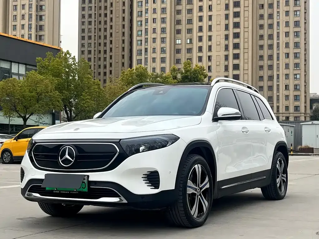 Mercedes-Benz EQB — фото 1