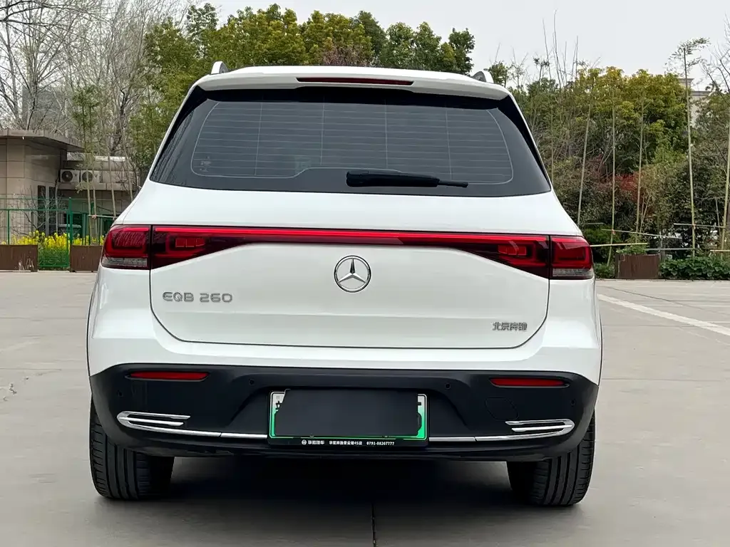 Mercedes-Benz EQB — фото 4