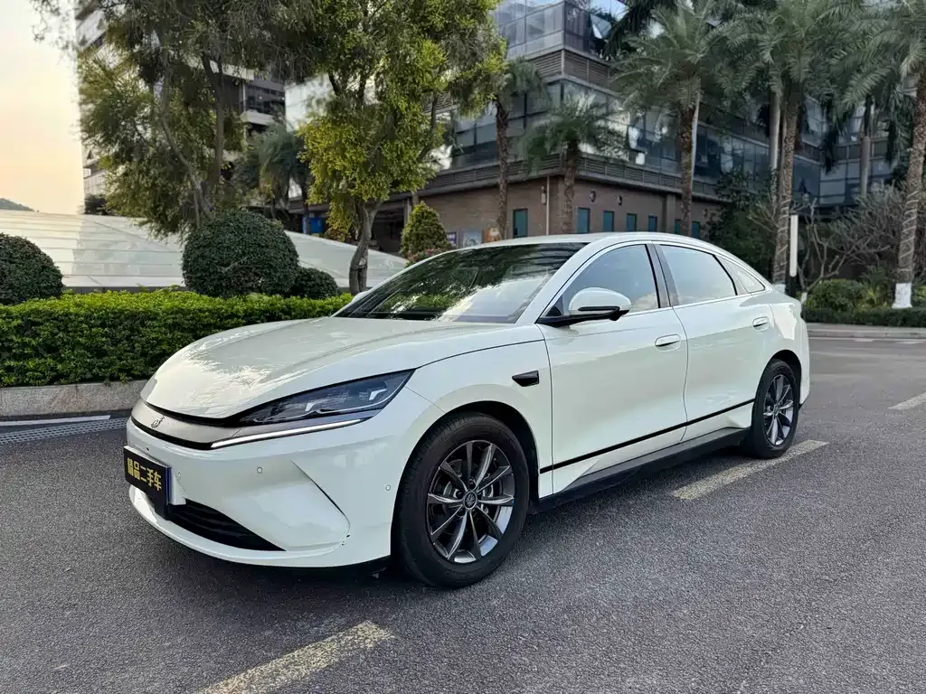 BYD Qin L — фото 1