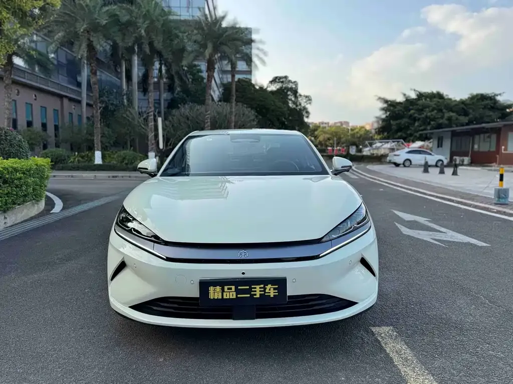 BYD Qin L — фото 10