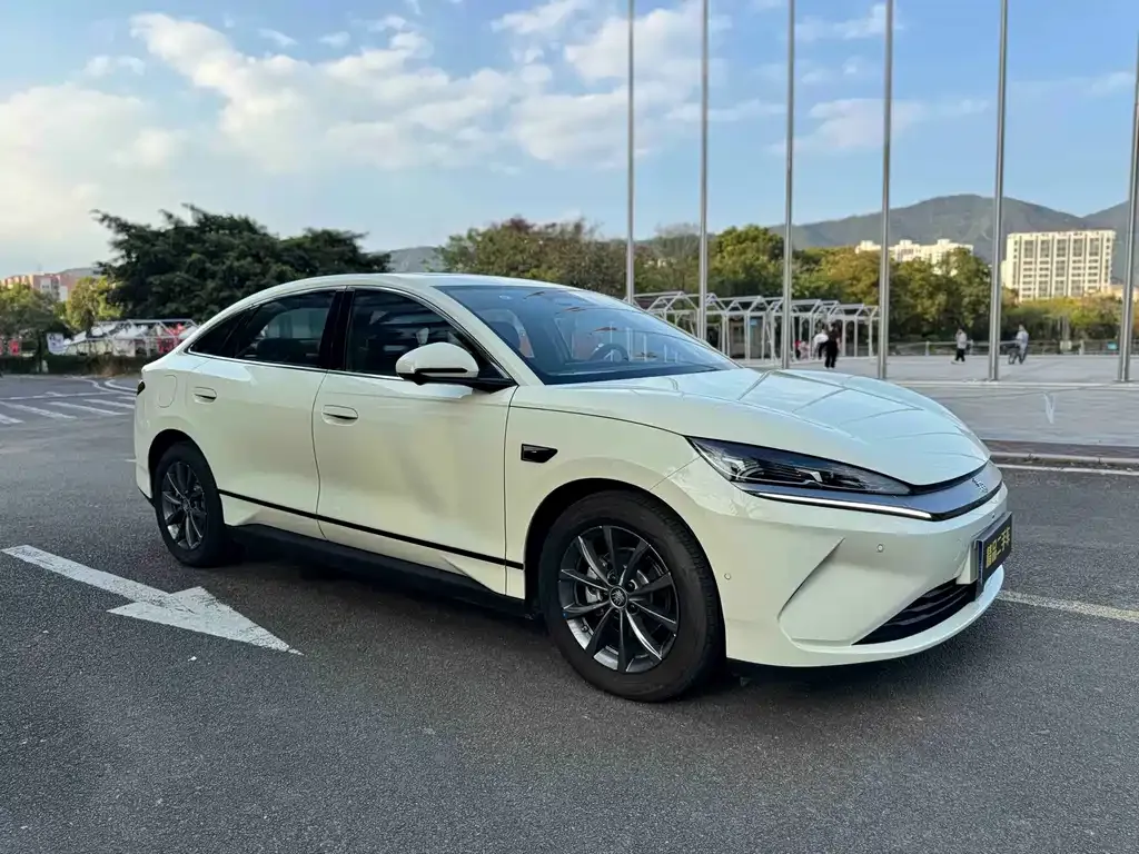BYD Qin L — фото 9